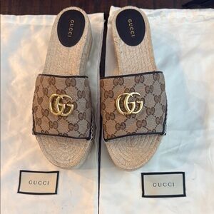 NEW Gucci Women's Tan Espadrille Slides